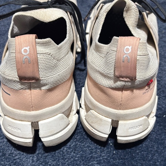 On Running Beige Knit Cloud Sneakers with Black Laces - Picture 3 of 8